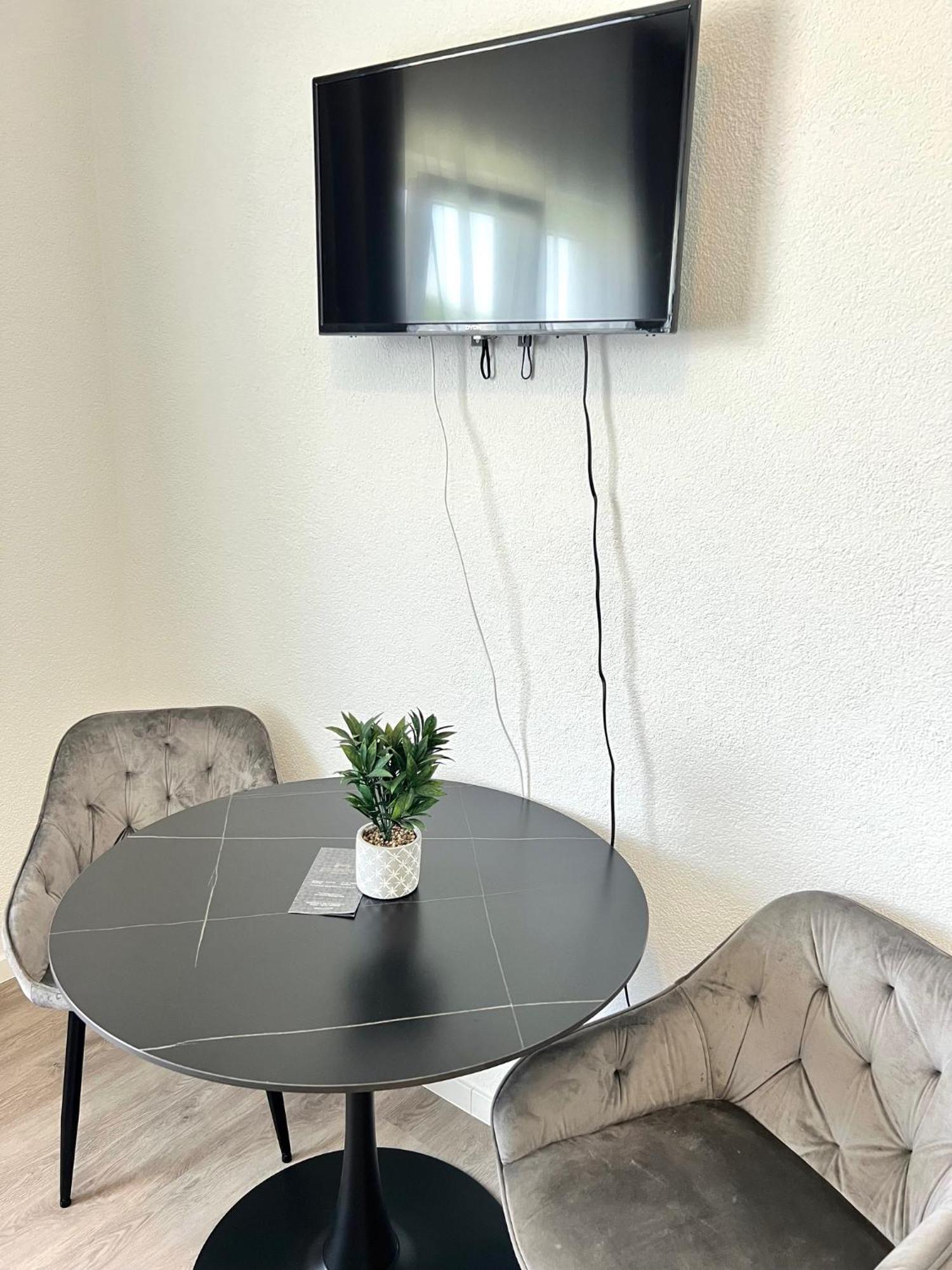 Budget City Appartement Kueche,Bad, Parken Im Zentrum Von ラーベンスブルク エクステリア 写真